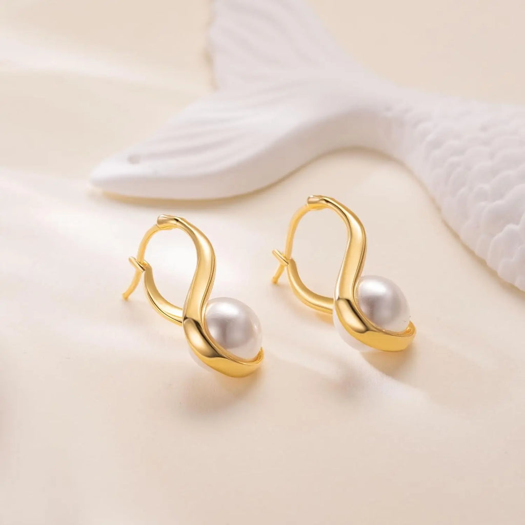 14K Gold Hoop Earrings Teardrop-Shaped with Twisted Lines Drop