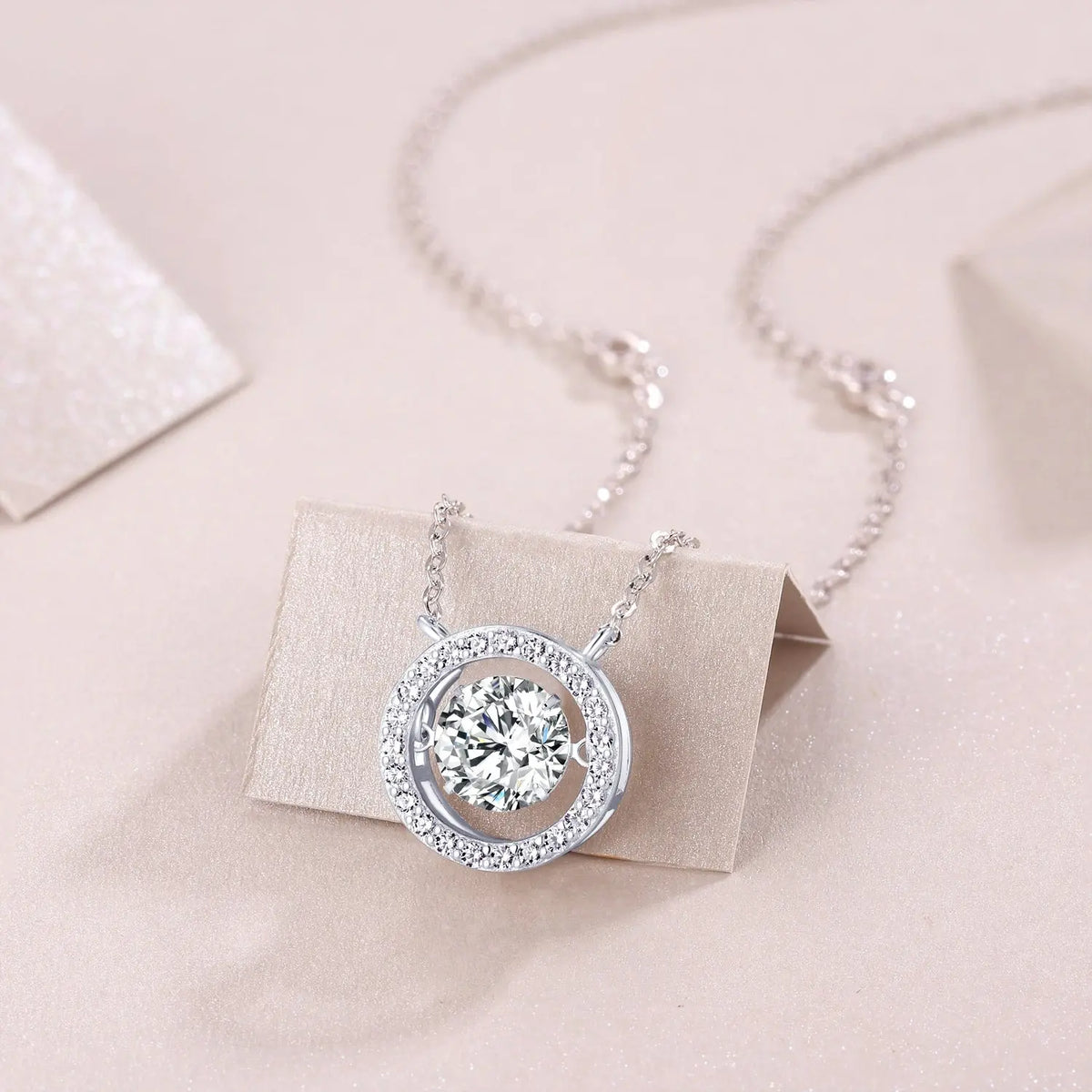 1Mobius - a Fashionable and Luxurious Diamond Jewelry Piece Set with 1-Carat Moissanite S925 Sterling Silver and Platinum-Plated Pendant Prohibit Tk Sales