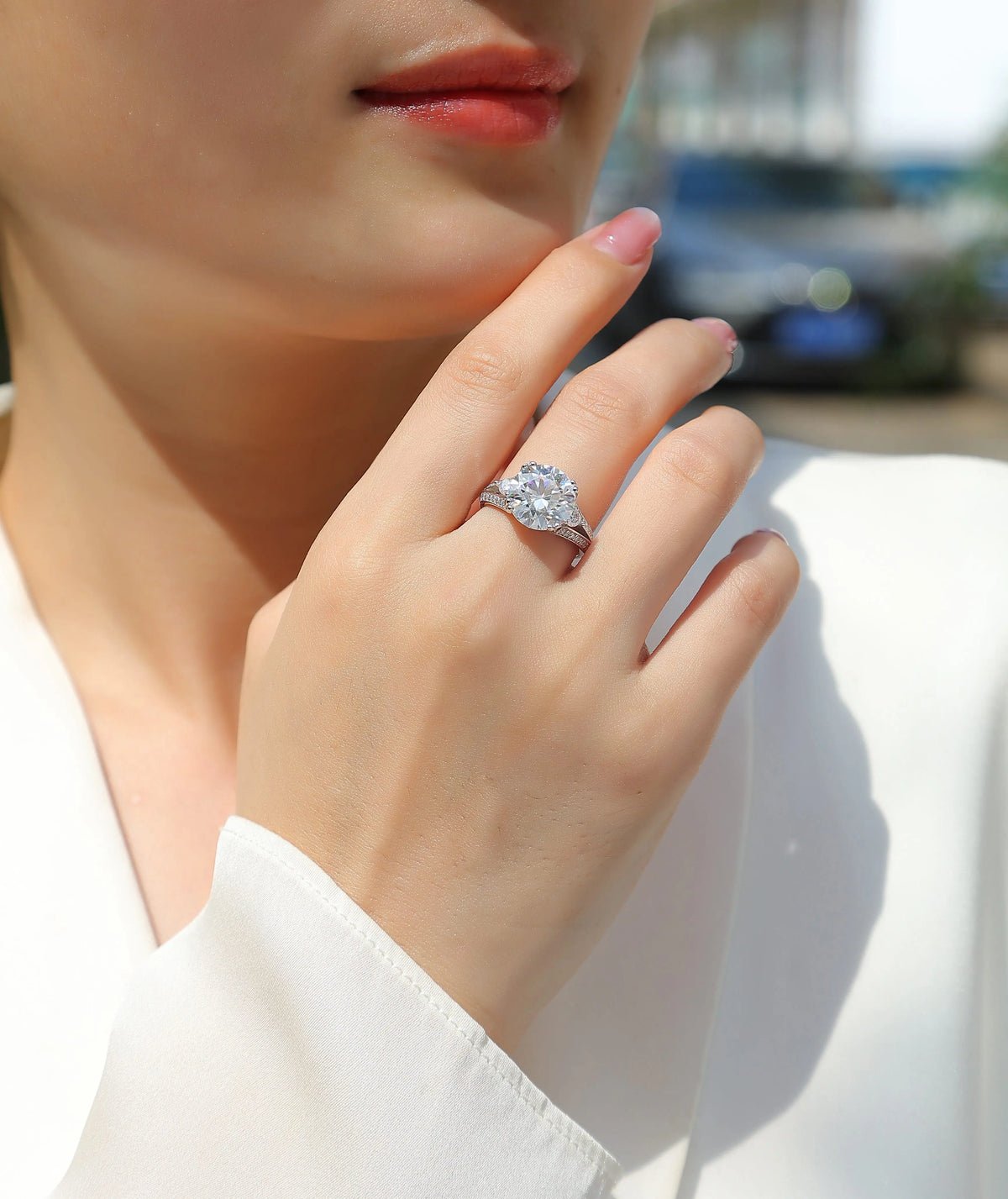 1Elegant Radiance - Ring with 5-Carat Moissanite S925 Sterling Silver and Platinum-Plated Diamond 