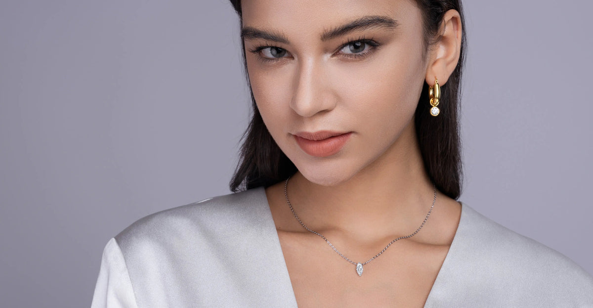 Moissanite S925 Sterling Silver and Platinum-Plated Diamond Necklace in the Shape of a Horse Eye